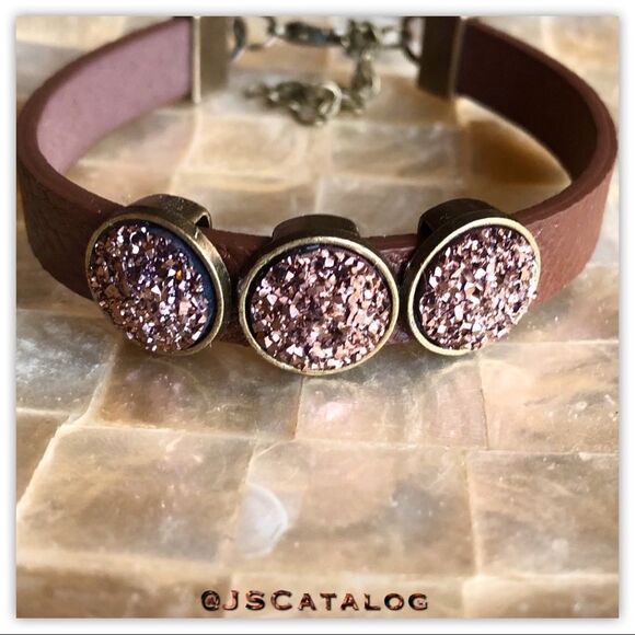 🍂Druzy Cabochon On PU Leather Band Bracelet - Picture 6 of 7